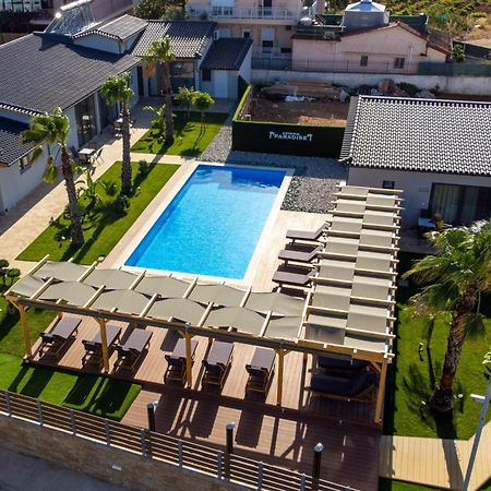 Paradise Apartments Artemida Bagian luar foto